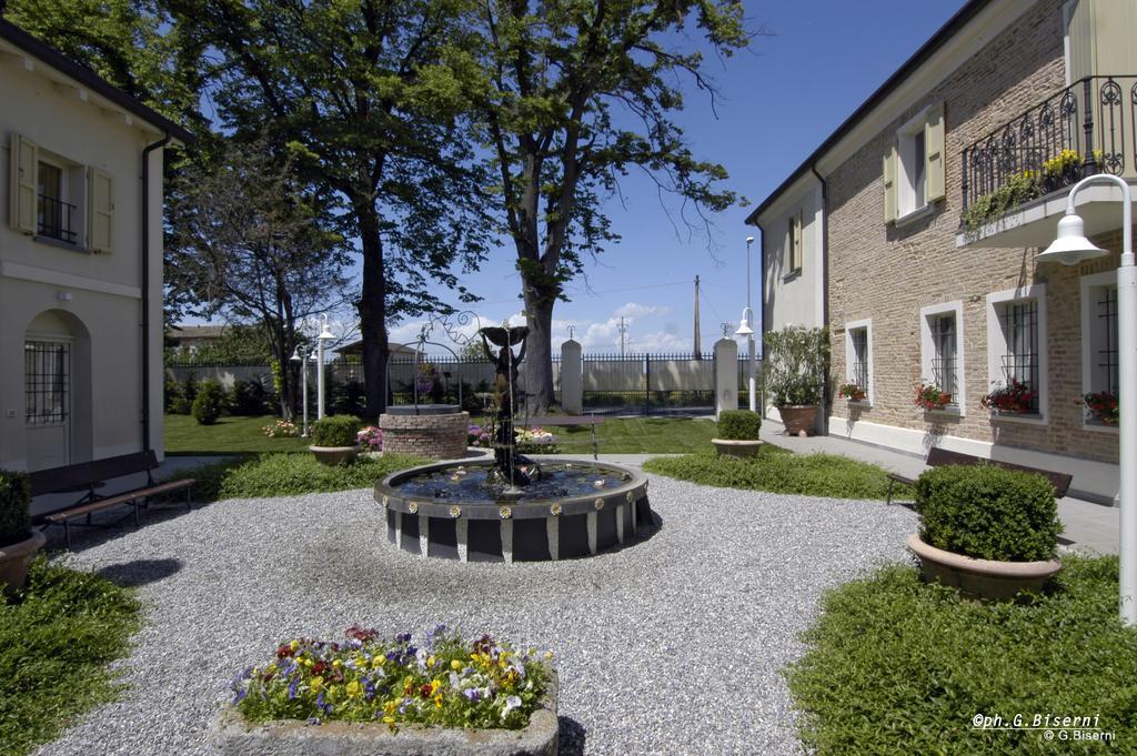 Relais Villa Roncuzzi Russi Bagian luar foto