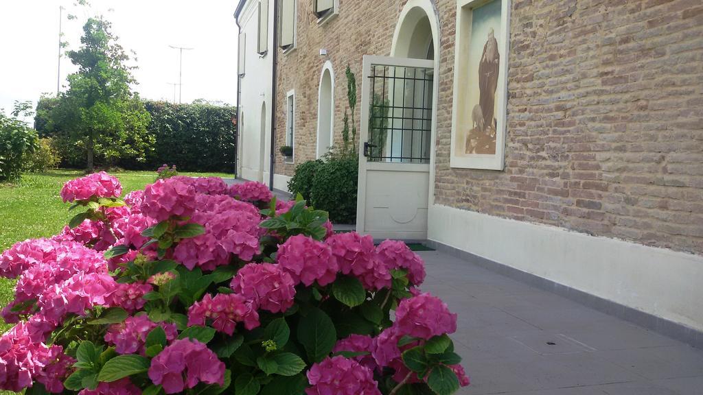 Relais Villa Roncuzzi Russi Bagian luar foto
