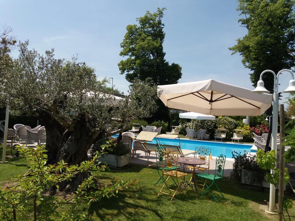 Relais Villa Roncuzzi Russi Bagian luar foto