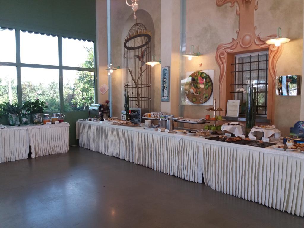 Relais Villa Roncuzzi Russi Bagian luar foto