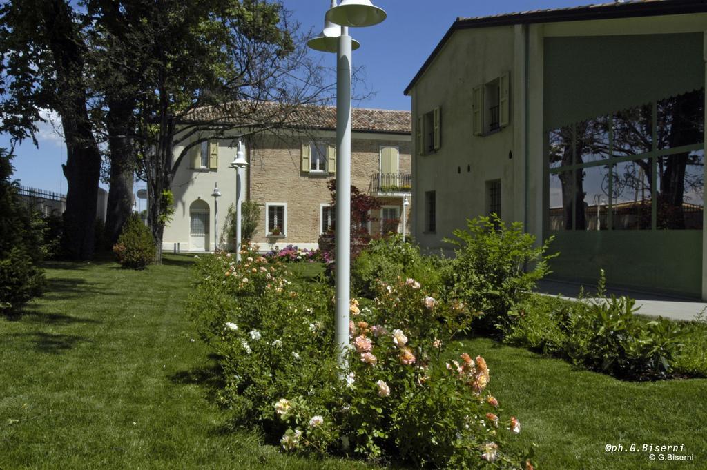 Relais Villa Roncuzzi Russi Bagian luar foto