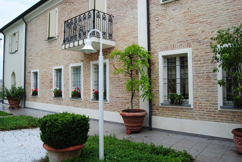 Relais Villa Roncuzzi Russi Bagian luar foto
